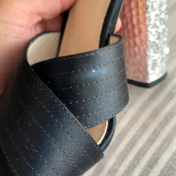 NWOT MARCIANO “LEENA” BEJEWELED CHUNKY HEEL. Sz 5M. Black satin/silver heel. - Picture 10 of 10